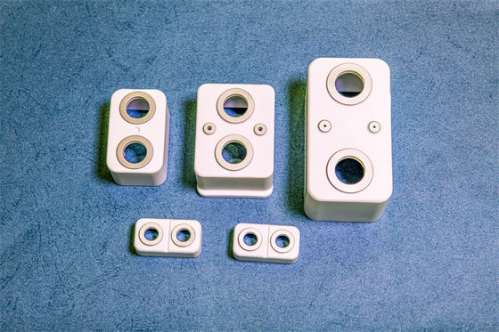 8.2 X 10^-6 /K Thermal Expansion Coefficient Alumina Ceramic Slice with 3.6g/cm3-3.9g/cm3 Bulk Density and ≥85 Rohs Hardness for High Temperature Applications